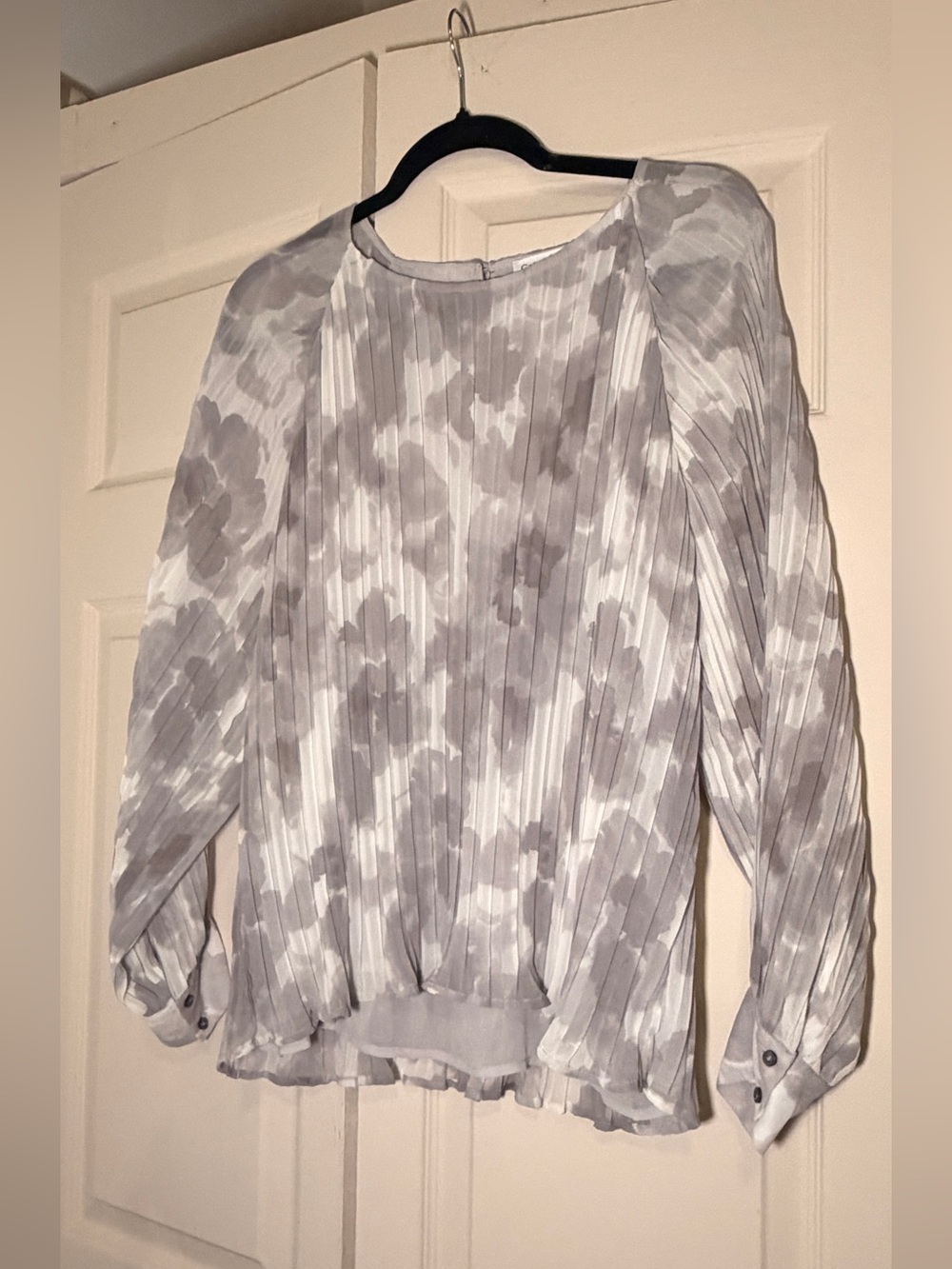 Calvin Klein Gray Pleated Floral Print Blouse